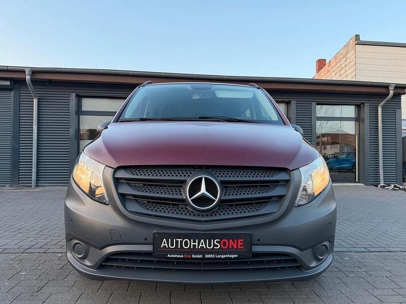 Gebraucht Mercedes Vito 163 PS (119 kW) 2017 Rot Van
