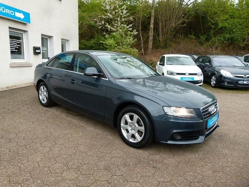Gebraucht Audi A4 Attraction 120 PS (88 kW) 2009 Grau Limousine