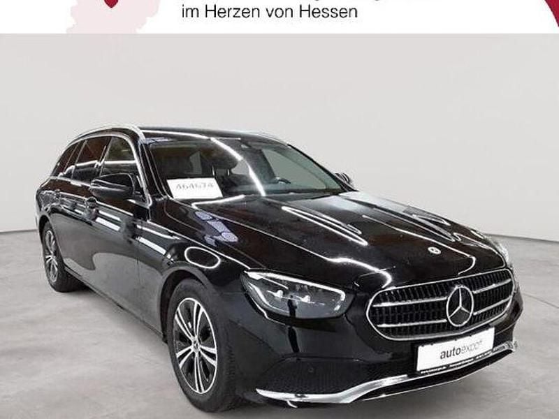 Gebraucht Mercedes E220 200 PS (147 kW) 2022 Schwarz Limousine