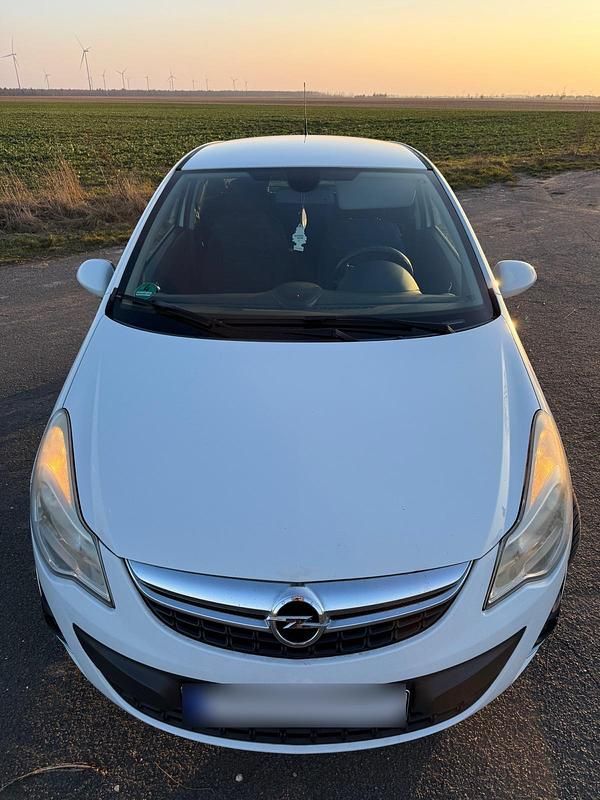 Gebraucht Opel Corsa 95 PS (69 kW) 2011 Weiß Kleinwagen