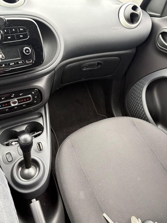 Second-hand Smart ForFour 71 CP (52 kW) 2019 Alb Hatchback