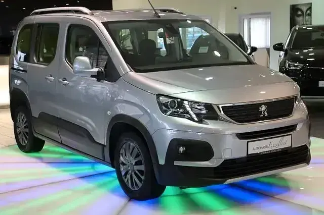 Gebraucht Peugeot Rifter Allure 110 PS (80 kW) 2021 Silber Van / Kleinbus