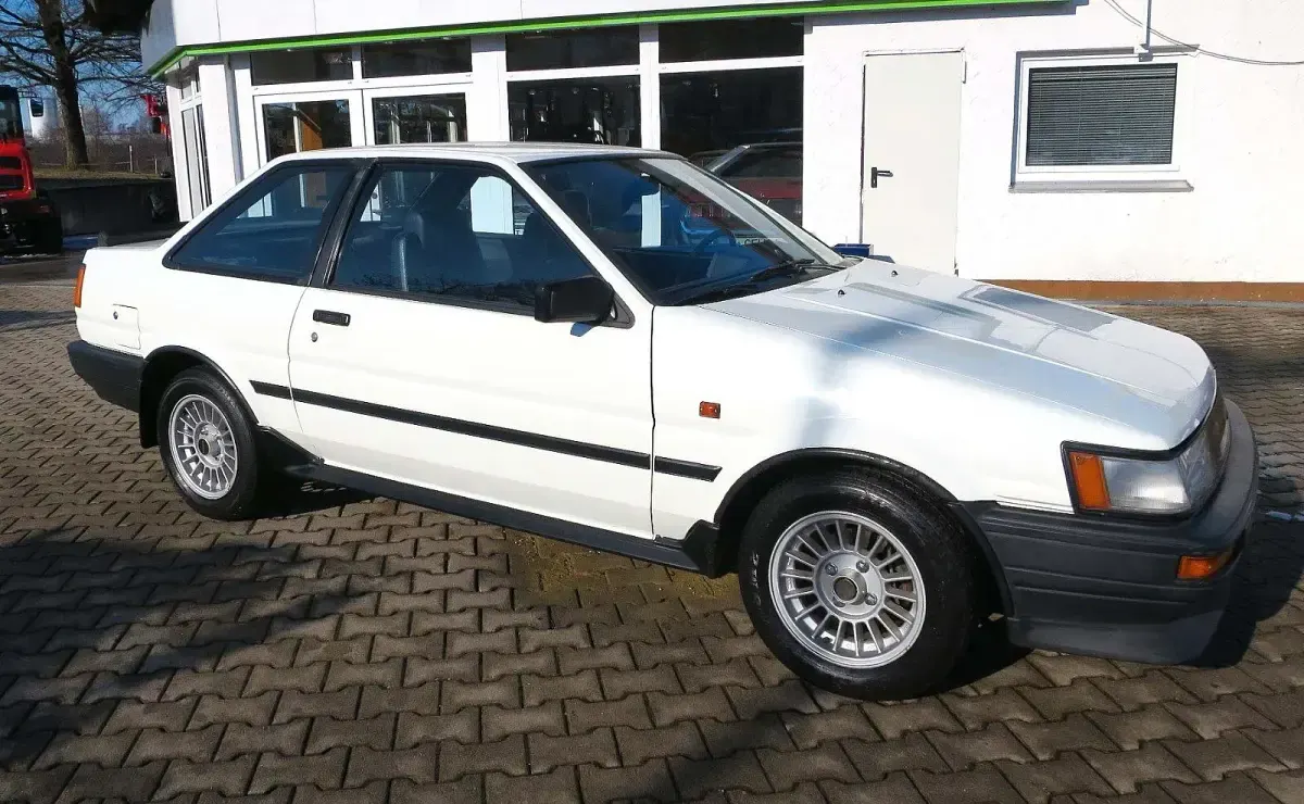 Gebraucht Toyota Corolla 115 PS (84 kW) 1987 Weiß Coupé