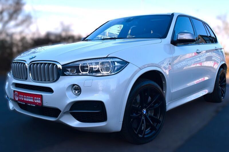 Mineralweiss metallic Gebraucht 2018 BMW X5 M50 Performance SUV | 29.999 € (Superpreis) - Bild 1/4