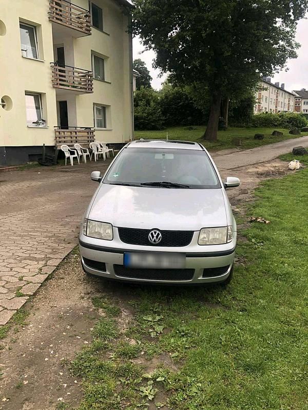 Gebraucht 2001 VW Polo Limousine | 300 € (Guter Preis) - Bild 1/4