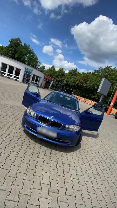 Gebraucht BMW 116 122 PS (89 kW) 2009 Blau Kleinwagen