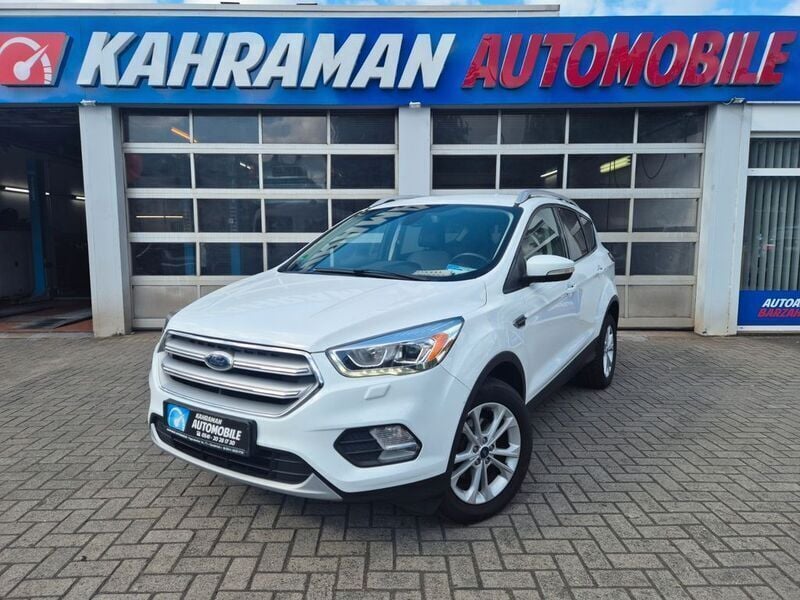 Gebraucht Ford Kuga Titanium 150 PS (110 kW) 2016 Weiß SUV
