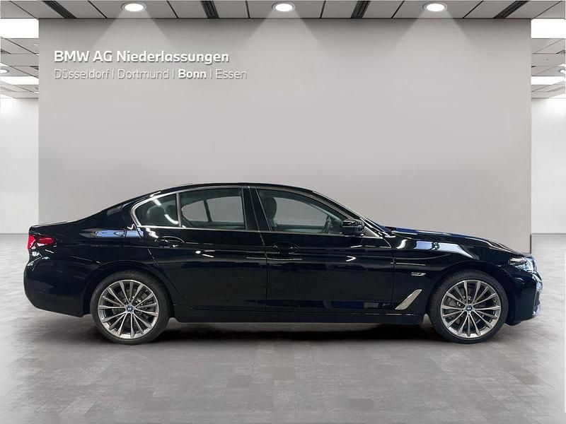 Gebraucht BMW 530e 184 PS (135 kW) 2022 Schwarz Limousine
