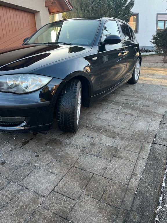 Gebraucht BMW 118 143 PS (105 kW) 2007 Schwarz Kleinwagen