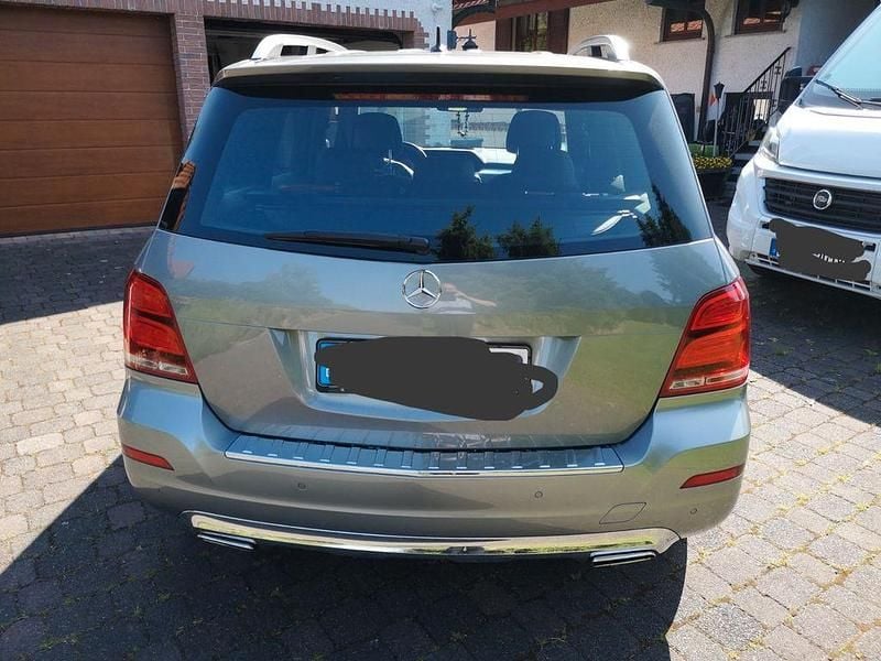 Grau Gebraucht 2012 Mercedes GLK250 SUV | 13.900 € (Fairer Preis) - Bild 1/4