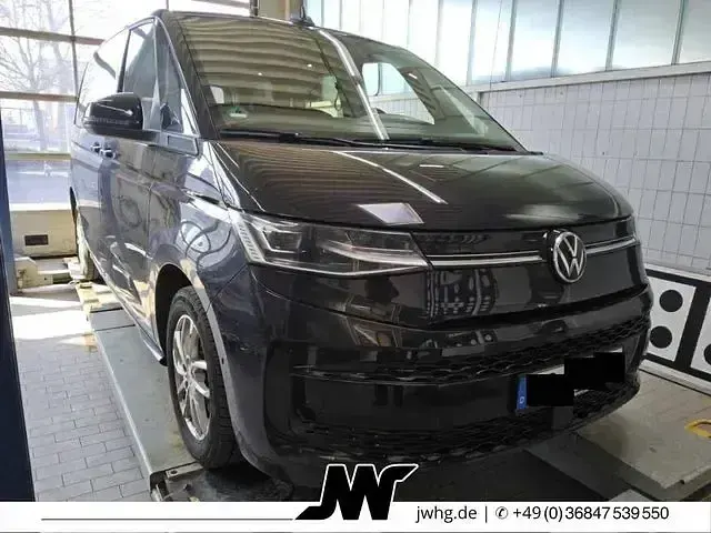 Gebraucht VW Multivan 150 PS (110 kW) 2023 Deep black perleffekt Van / Kleinbus