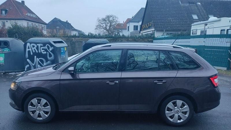 Gebraucht Skoda Fabia Style 90 PS (66 kW) 2015 Braun Kleinwagen