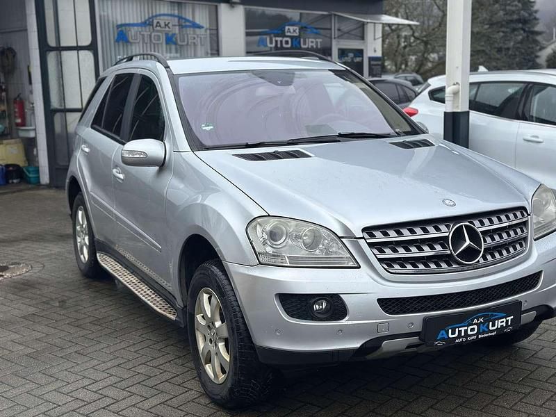 Gebraucht Mercedes ML320 224 PS (164 kW) 2007 Iridiumsilber  metalliclack SUV