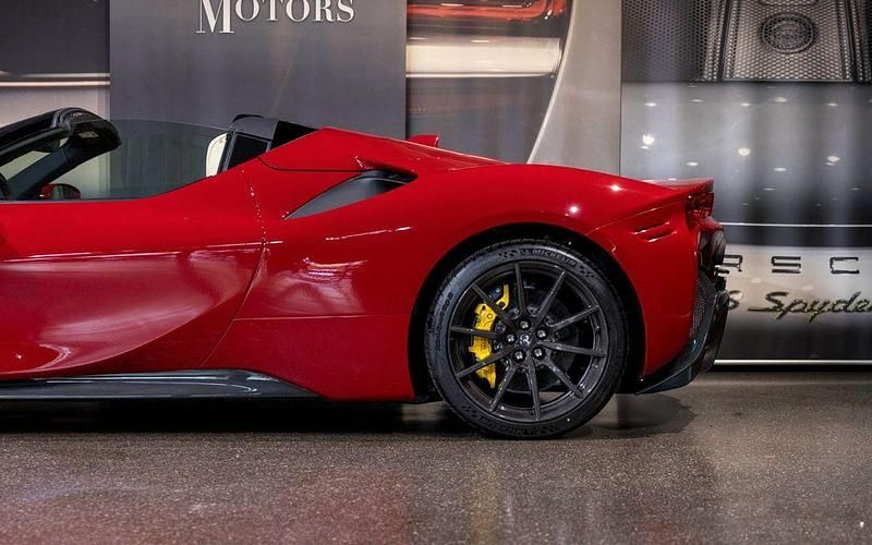 Gebraucht Ferrari SF90 1001 PS (736 kW) 2024 Rot Cabrio