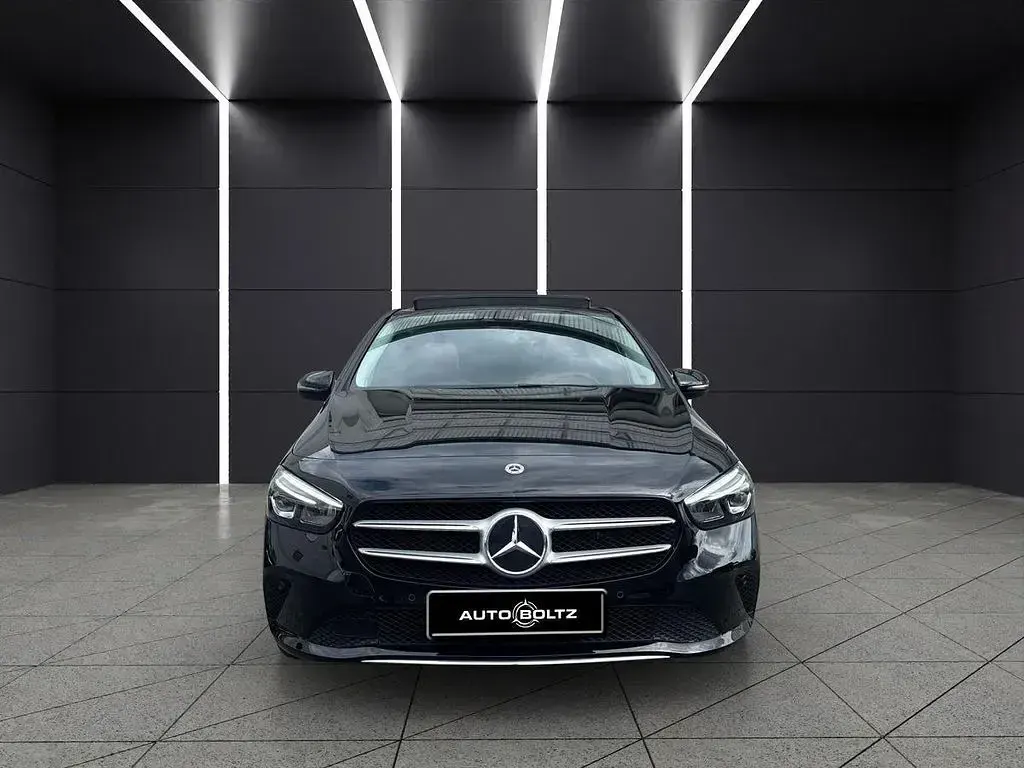 Gebraucht Mercedes B250 160 PS (117 kW) 2023 Schwarz Kleinwagen