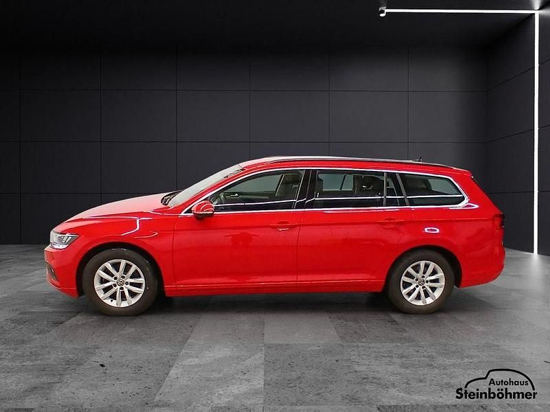 Gebraucht VW Passat Business 122 PS (89 kW) 2023 Tornadorot (rot) Kombi