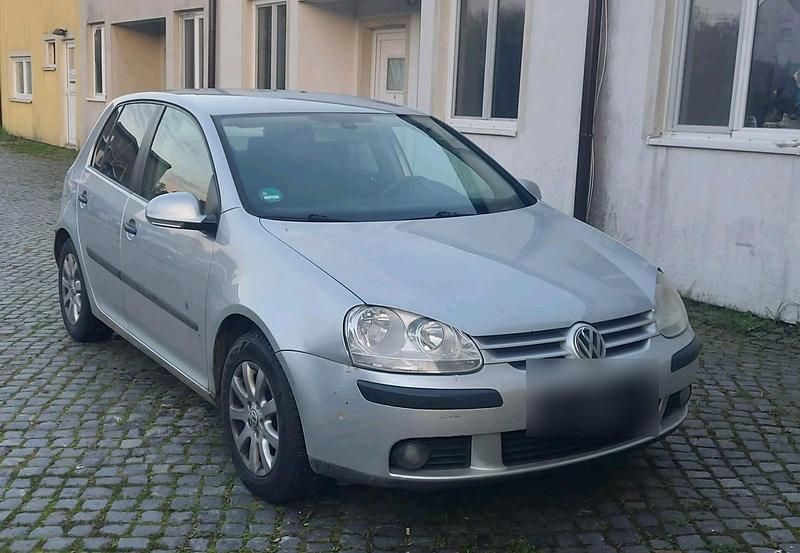 Grau Gebraucht 2004 VW Golf V Kleinwagen | 1.000 € (Superpreis) - Bild 1/4