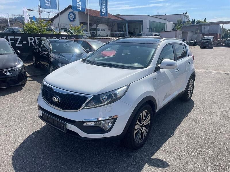 Deluxe white Gebraucht 2016 Kia Sportage Platinum Edition SUV | 12.990 € (Superpreis) - Bild 1/4