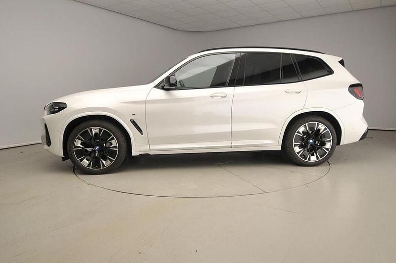 Gebraucht BMW iX3 Executive 210 kW (286 PS) 2022 Weiß SUV