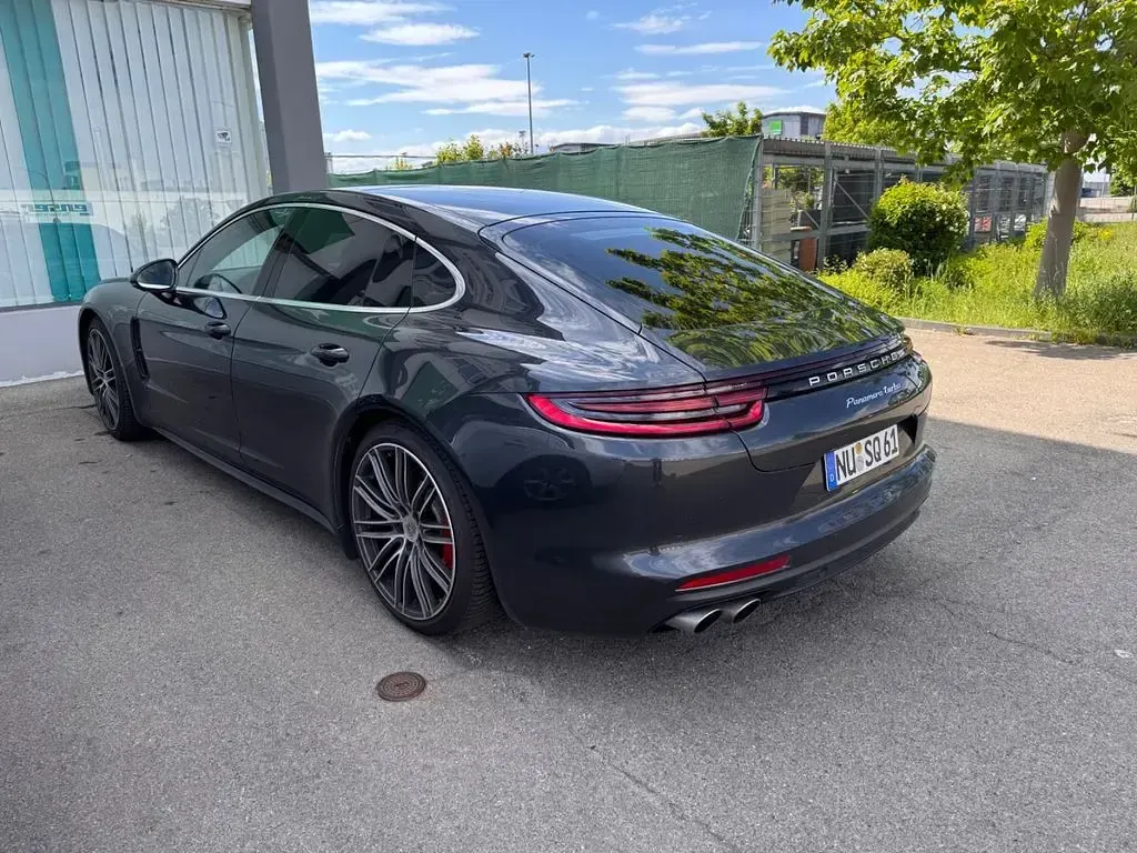 Gebraucht Porsche Panamera Turbo 549 PS (403 kW) 2017 Grau Kleinwagen
