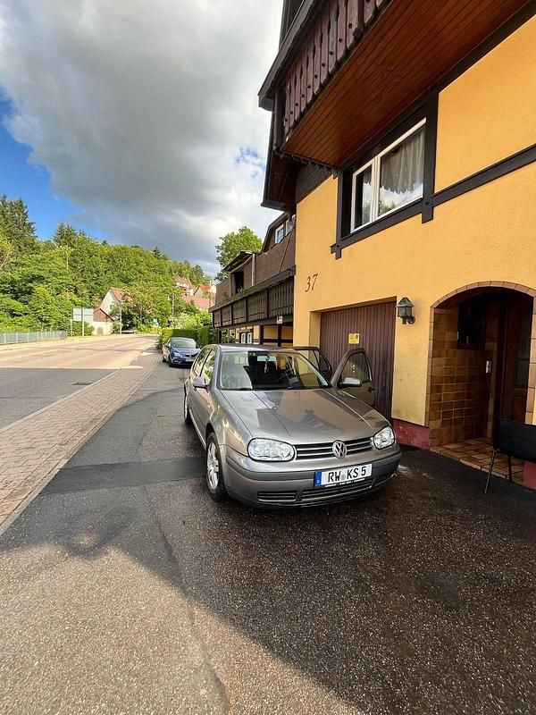 Gebraucht 2001 VW Golf IV Kleinwagen | 2.500 € (Fairer Preis) - Bild 1/4