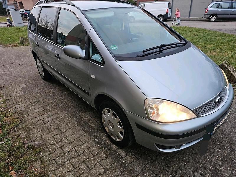 Silber Gebraucht 2004 Ford Galaxy Van / Kleinbus | 2.999 € (Fairer Preis) - Bild 1/4