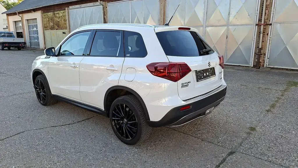 Gebraucht Suzuki Vitara Comfort+ 140 PS (102 kW) 2020 Weiß SUV