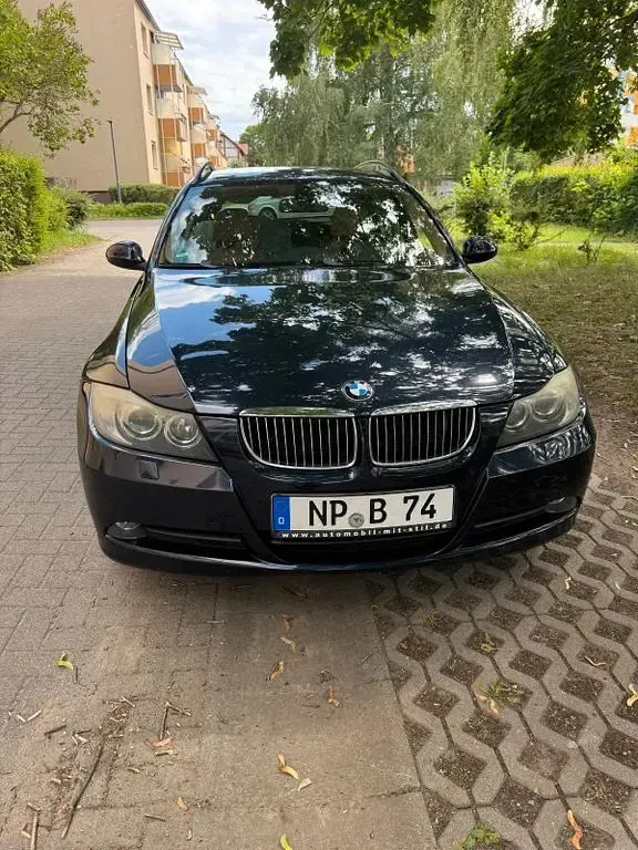 Gebraucht BMW 325 Basis 218 PS (160 kW) 2006 Blau Kombi