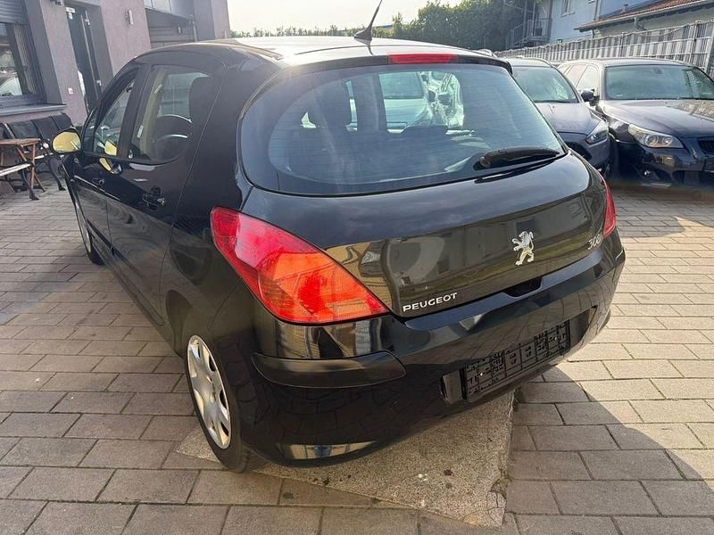 Gebraucht Peugeot 308 120 PS (88 kW) 2011 Schwarz Limousine