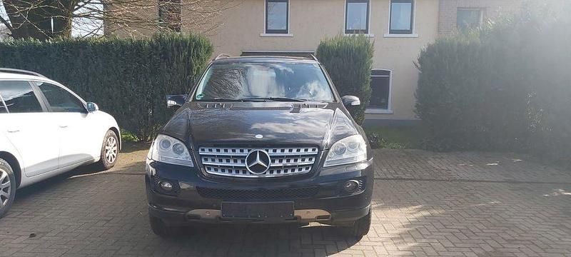 Gebraucht Mercedes ML350 272 PS (200 kW) 2006 Schwarz SUV