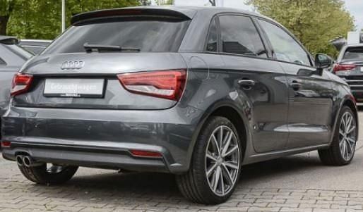 Grau Gebraucht 2017 Audi A1 Sportback S-Line Kleinwagen | 16.300 € (Fairer Preis) - Bild 1/4