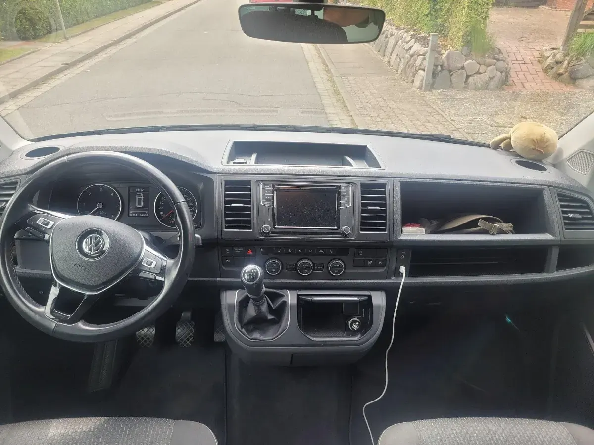 Gebraucht VW Multivan 150 PS (110 kW) 2019 Grün Van / Kleinbus