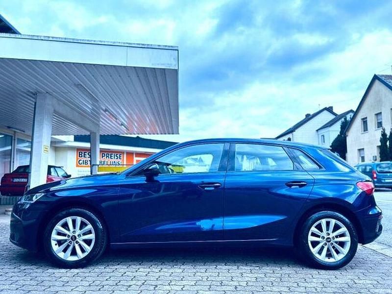 Gebraucht Audi A3 Basis 116 PS (85 kW) 2023 Blau Limousine