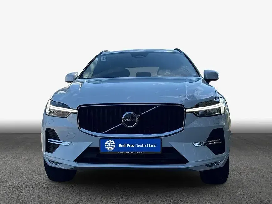 Gebraucht Volvo XC60 Core 197 PS (144 kW) 2023 Weiß SUV