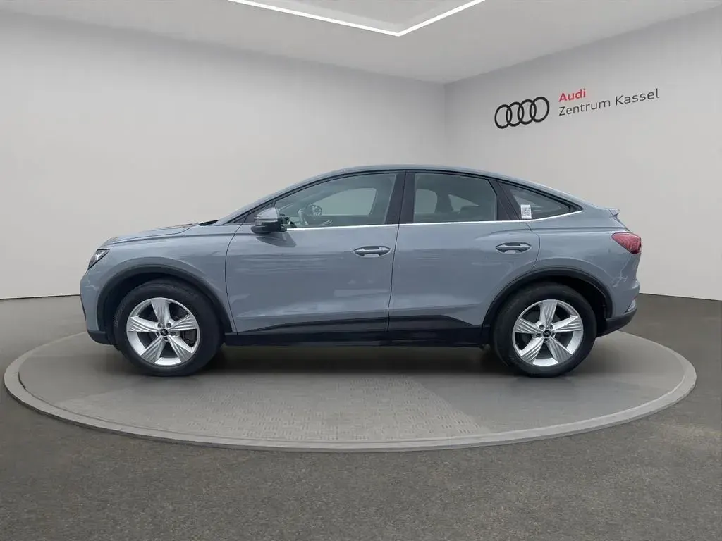 Second-hand Audi Q4 e-tron 150 kW (204 CP) 2022 Gri SUV
