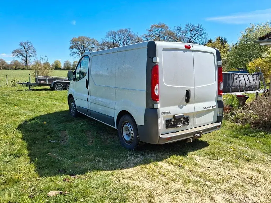 Używany Opel Vivaro 114 KM (83 kW) 2007 Biały Minivan