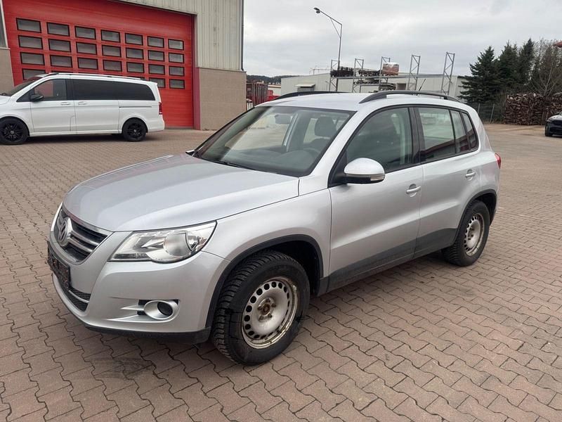Gebraucht VW Tiguan Trendline 122 PS (89 kW) 2011 Silber SUV