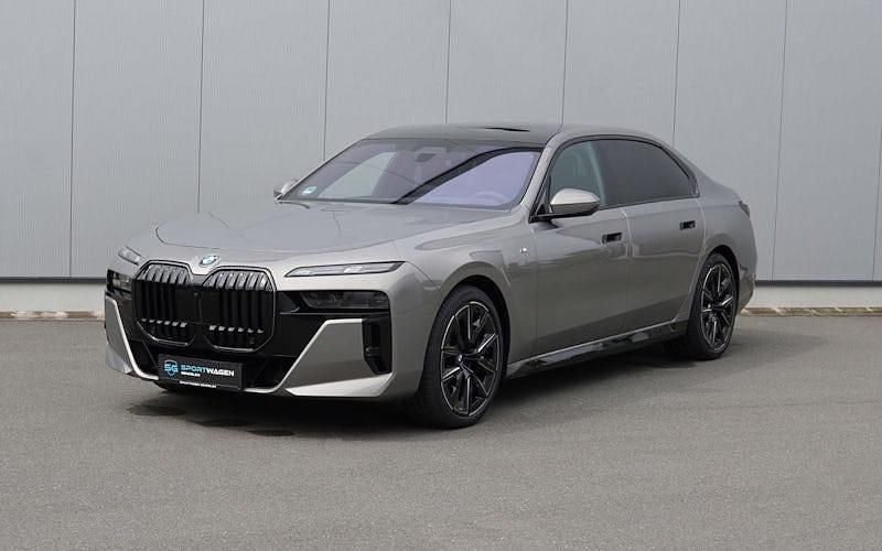 Grau Gebraucht 2025 BMW 740 M Sport Limousine | 105.000 € - Bild 1/4