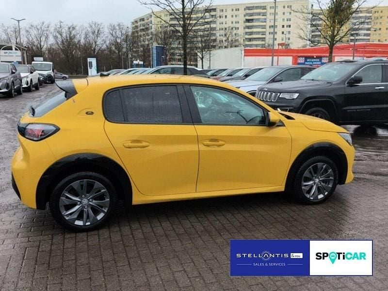 Gebraucht Peugeot e-208 Active 100 kW (136 PS) 2021 Gelb Kleinwagen