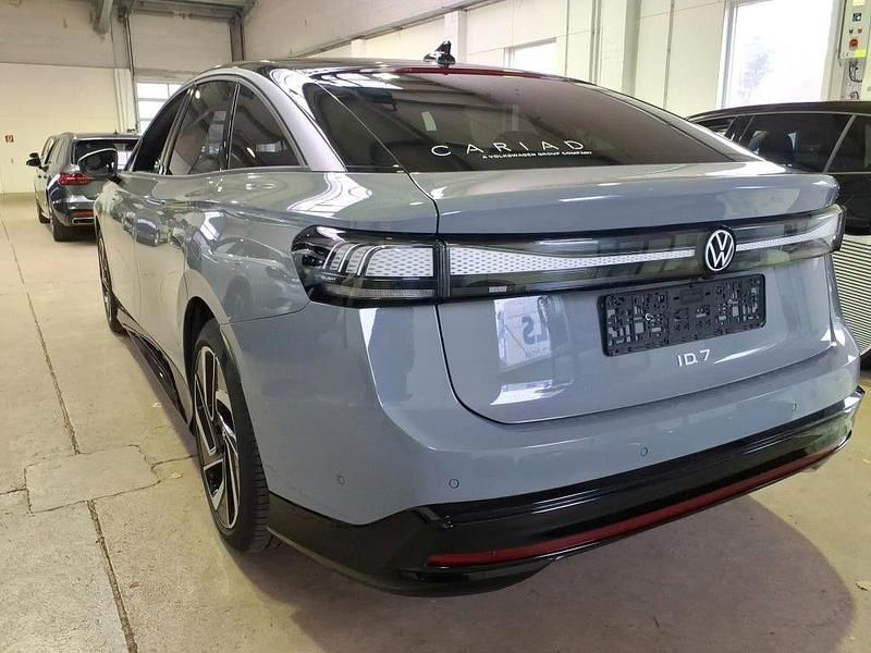 Gebraucht VW ID.7 Pro 210 kW (286 PS) 2024 Mondsteingrau Limousine