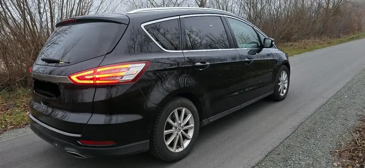 Gebraucht Ford S-MAX S 180 PS (132 kW) 2017 Schwarz Van / Kleinbus
