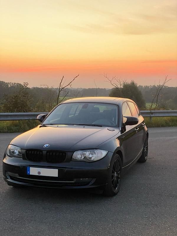 Schwarz Gebraucht 2010 BMW 116 Kleinwagen | 1.500 € (Superpreis) - Bild 1/4