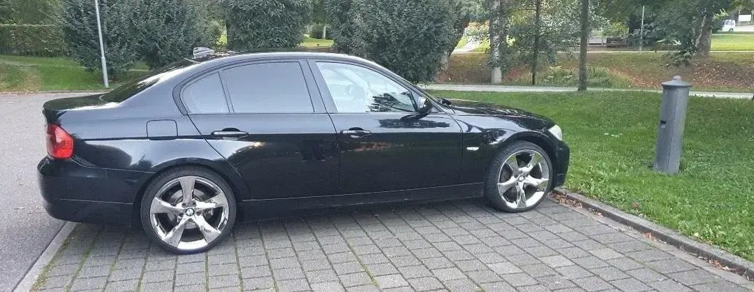 Gebraucht BMW 320 163 PS (119 kW) 2007 Schwarz Limousine