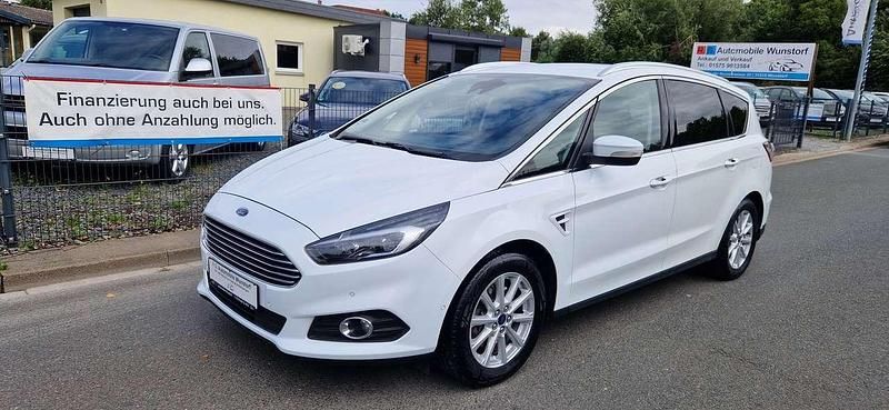 Weiß Gebraucht 2017 Ford S-MAX Titanium Van / Kleinbus | 11.990 € (Fairer Preis) - Bild 1/4