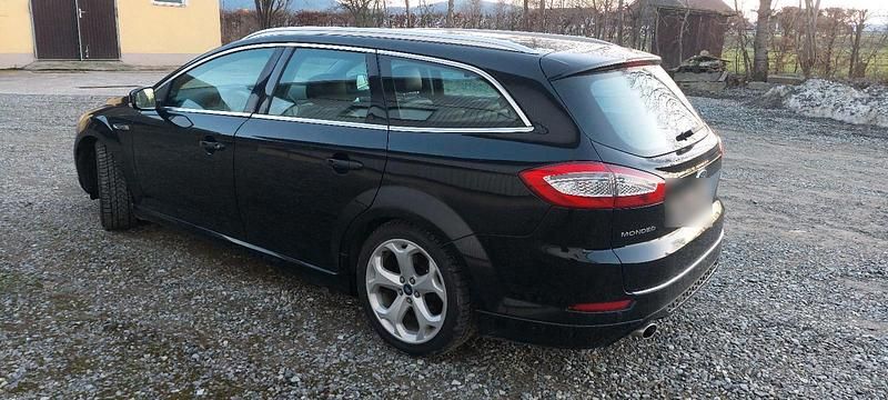 Gebraucht Ford Mondeo 200 PS (147 kW) 2013 Schwarz Kombi