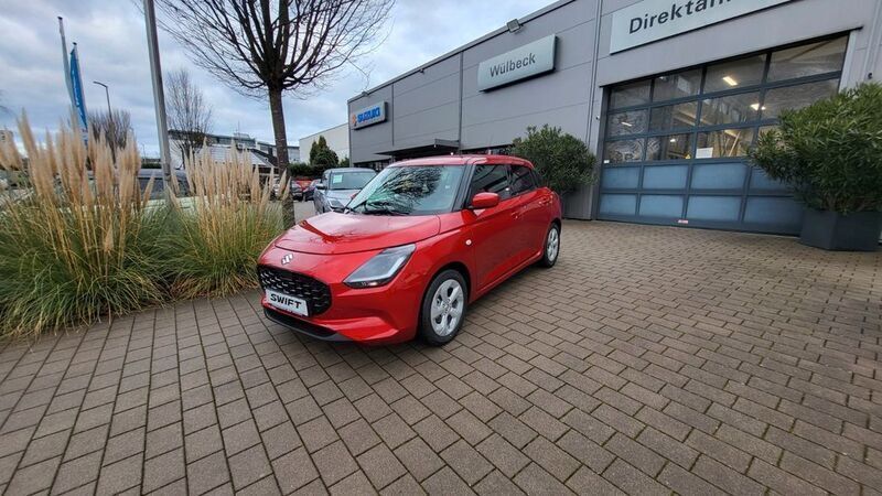 Rot Gebraucht 2025 Suzuki Swift Comfort Limousine | 20.490 € (Etwas zu teuer) - Bild 1/4
