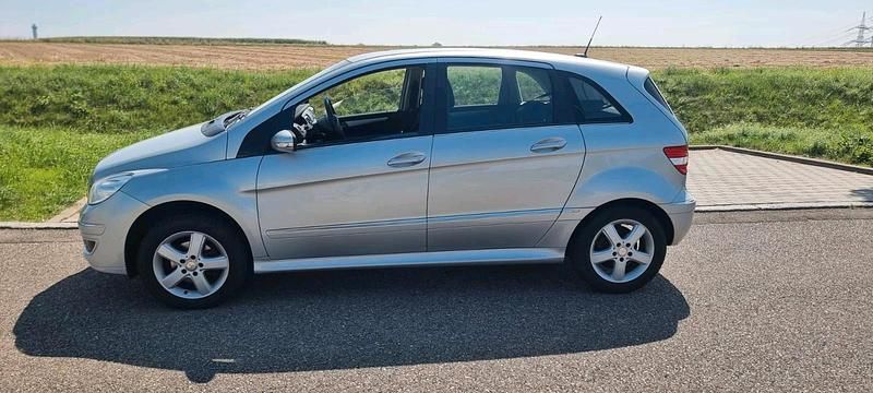 Silber Gebraucht 2005 Mercedes B170 Van / Kleinbus | 3.456 € (Guter Preis) - Bild 1/4