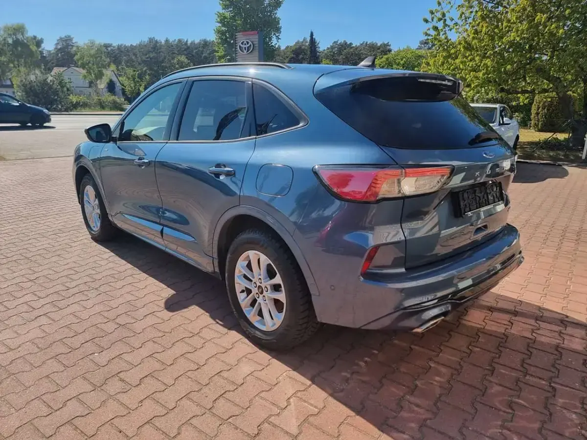 Gebraucht Ford Kuga 152 PS (111 kW) 2022 Blau SUV