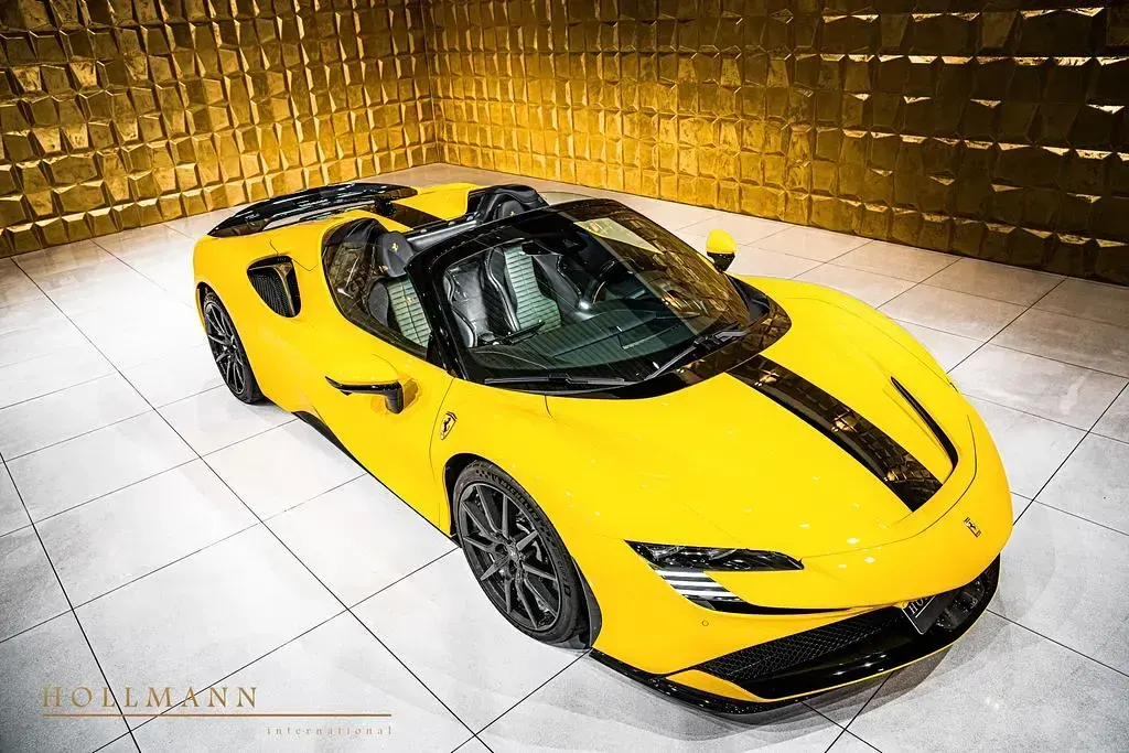 Gebraucht Ferrari SF90 999 PS (734 kW) 2022 Giallo infernale Cabrio