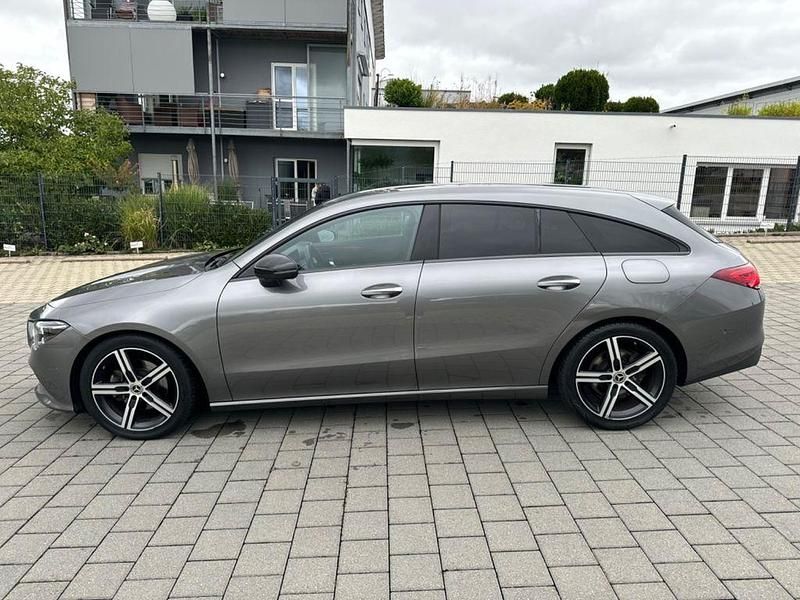 Gebraucht Mercedes CLA200 Shooting Brake 163 PS (119 kW) 2020 Grau Kombi
